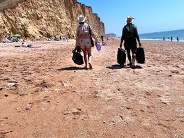The cliffs – just a 5-minute walk from our pitch. absolutely stunning views!