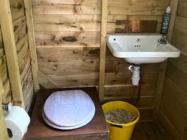 Toilet - my first time using a composting toilet!