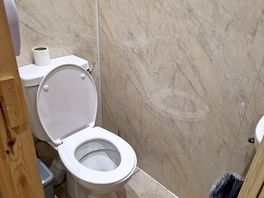 Really clean bathroom areas
