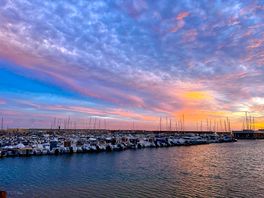 A walk along to the harbour