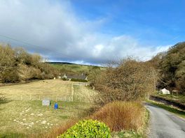 Our meadow field-opposite the main site but only a short paddle to all facilities and the pub