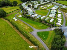 Shower and toilet block in the bottom right well maintained