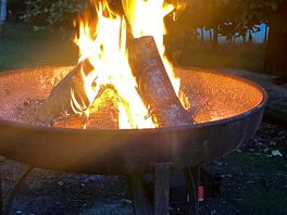 Great fire pit to share with fellow glampers