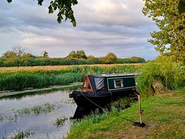 Narrow boat
