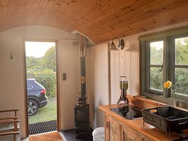 Beautiful attention to detail in the shepherd’s hut 2/2