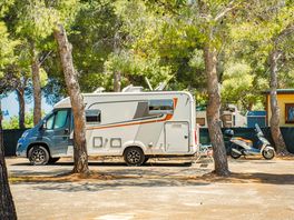 POSTI CAMPER/CARAVAN CON LUCE E ACQUA