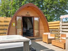 Hot tub and outdoor seating
