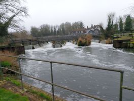 Wehranlage am kanal