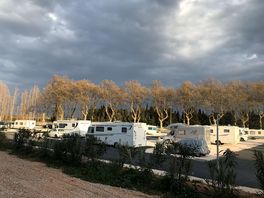 AIRE DE SERVICE CAMPING-CARS ET CARAVANES