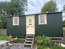 Paddocks view hut