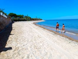 Playa junto al camping