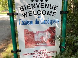 Welcome sign