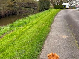 Very well kept, lovely walk along the riverside