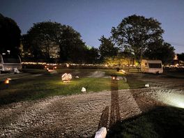 The site at night. so cute and beautiful