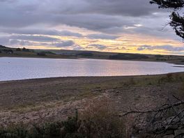 Walk down to derwent reservoir