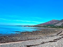 Views from trefor beach, to the right of the pier there are little rock pools with sea creatures