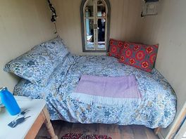 Double side of the shepherds hut