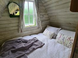 Love the double bed ,tucked up at the back of pod