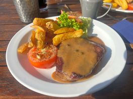 Great rump steak as part of meal offer, any drink cost you £2 more.