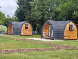 Love glamping pods
