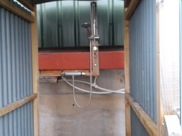 Good pressure-,hooks on door, be mindful of how far the water reaches