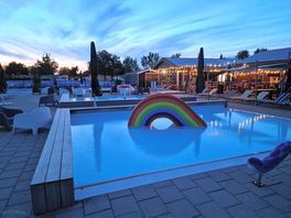 Schwimmen im pool ist auch möglich