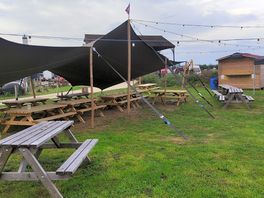 Bar and takeaway