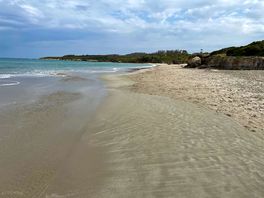 Beach 5mins walk