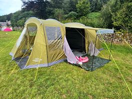 The pitch anywhere policy and 6mx6m pitch allowance mean large family tents are right at home here