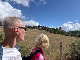 Only a 10 minute traffic free walk to the chateau.