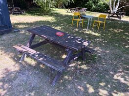 Dirty pub garden
