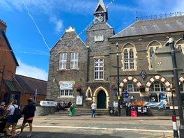 Cardigan town