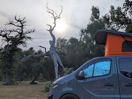 Sunset van in pitch