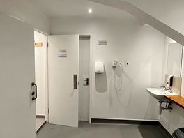 Women’s toilet