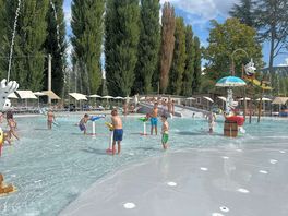 Splash pool