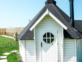 Whole property private entrance
