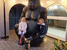 Gorilla statue outside the arcade.