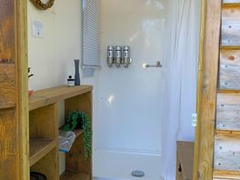 Shower cabinet
