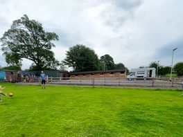 Plenty of space got a kick about!