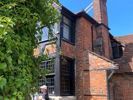 Nearby pub the royal standard a 20 min walk