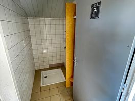 Shower cubicle