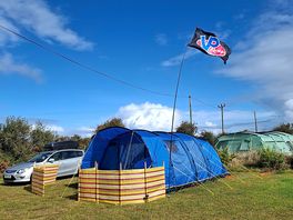 Large, flat pitches