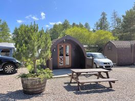 Small ensuite hiker pod
