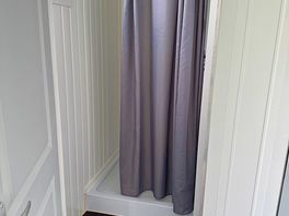 Roomy showers