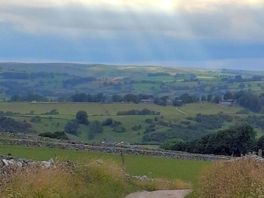 Walk to hartington 25 mins