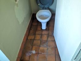 Mens toilets