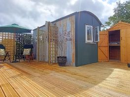 Heron Hut Entrance
