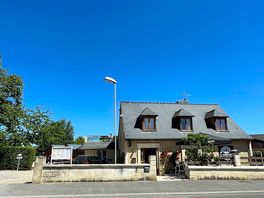 Site entrance and restaurant