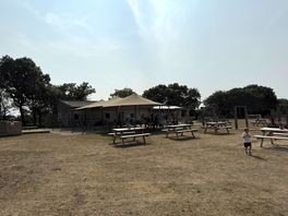 Bar and cafe