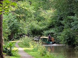 Walking distance from site to brecon canal